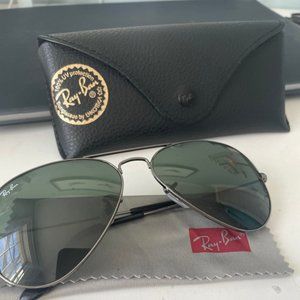 Black Aviator Ray-Ban